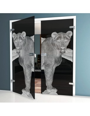 Ganzglastür Löwin Gelasert Auf Grauglas
