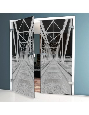 Ganzglastür Gleise Gelasert Auf Grauglas