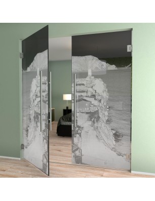 Pendeltür Mediteranes Dorf Gelasert Auf Grauglas