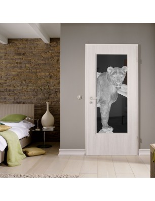 Lichtausschnitt Löwin Gelasert Auf Grauglas