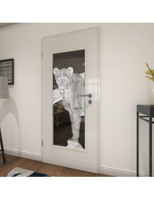 Lichtausschnitt Löwin Gelasert Auf Grauglas