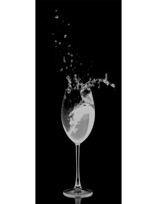 Lichtausschnitt Wein Gelasert Auf Grauglas