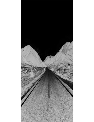 Lichtausschnitt Alpenstraße Gelasert Auf Grauglas