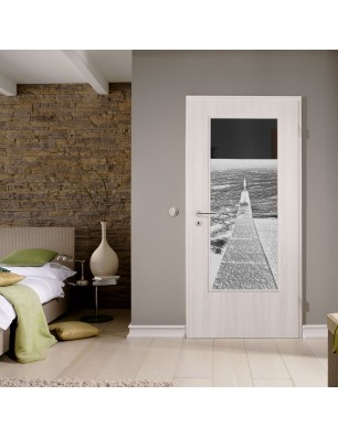 Lichtausschnitt Steg Gelasert Auf Grauglas